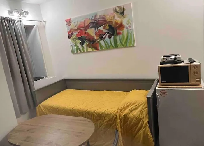 Апартаменти Old Town Zd Studio